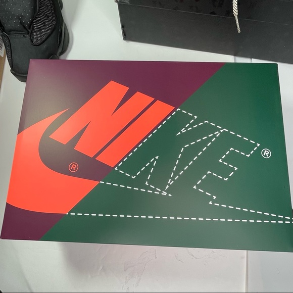 Air Jordan 1 High Retro OG Mens Size 10 Basketball Sneakers Nike Hand Crafted - Picture 11 of 11